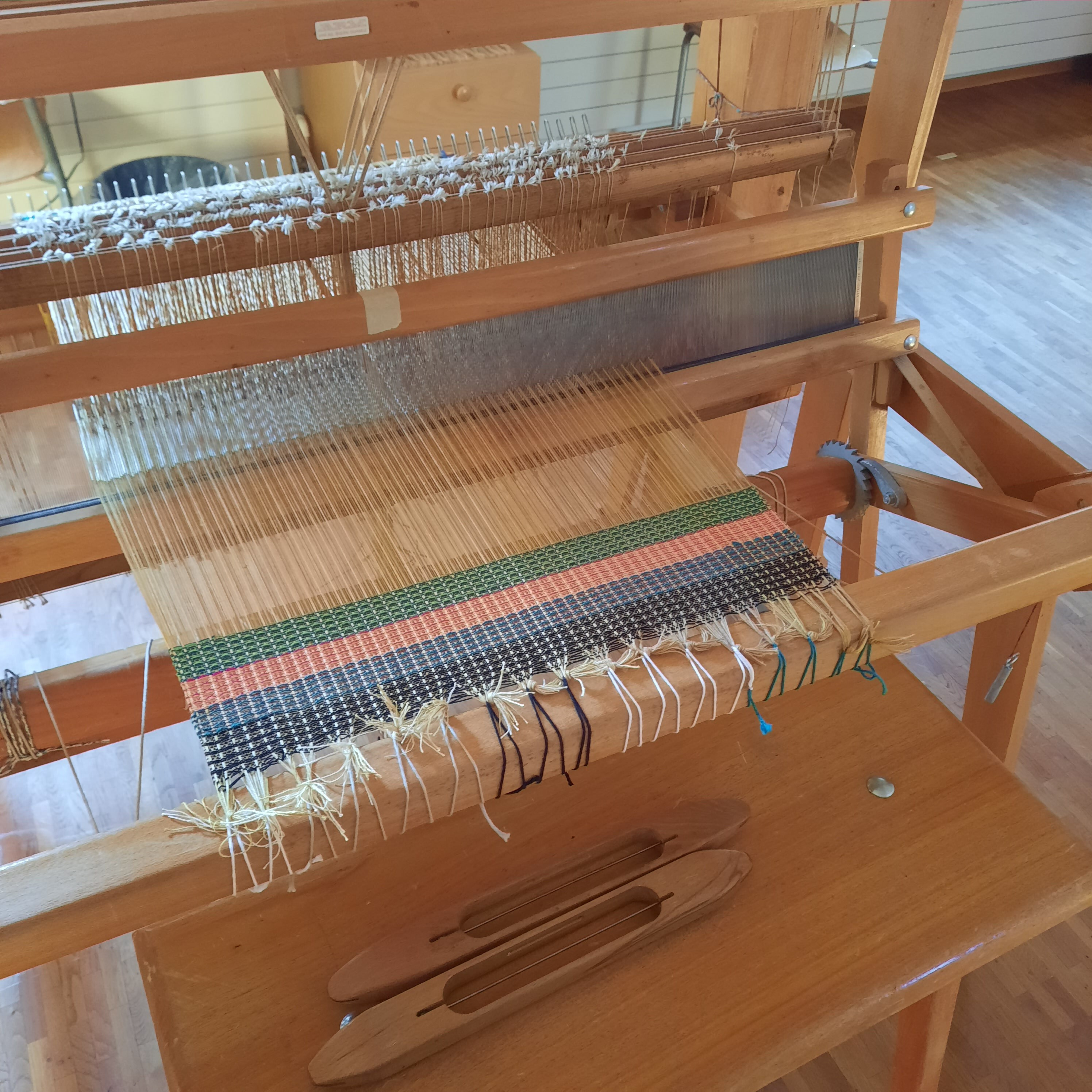 Waffeltücher. Ihre Lieblingsfarben können Sie mit dem Schiffchen einweben.